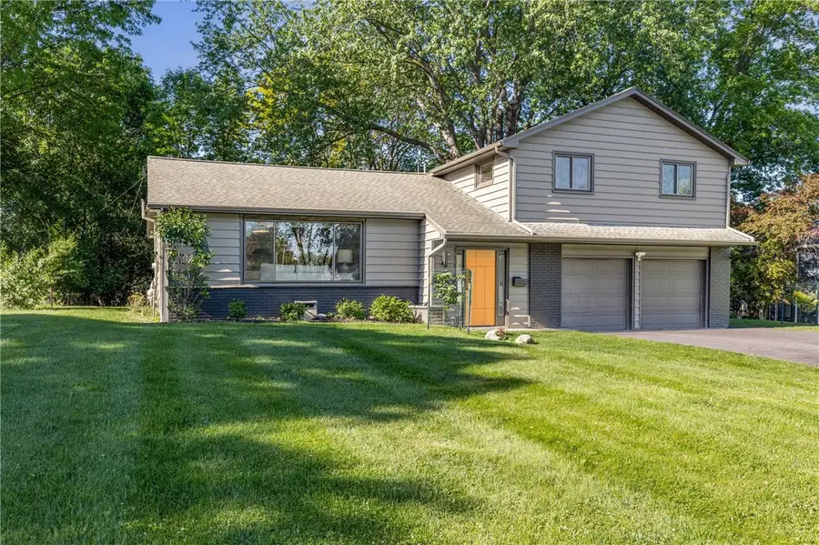 100 Hibiscus Dr, Rochester, NY 14618 - #2