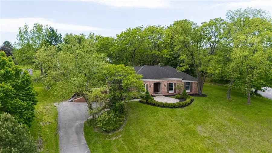 36 Locke Drive, Pittsford, NY 14534 - #2