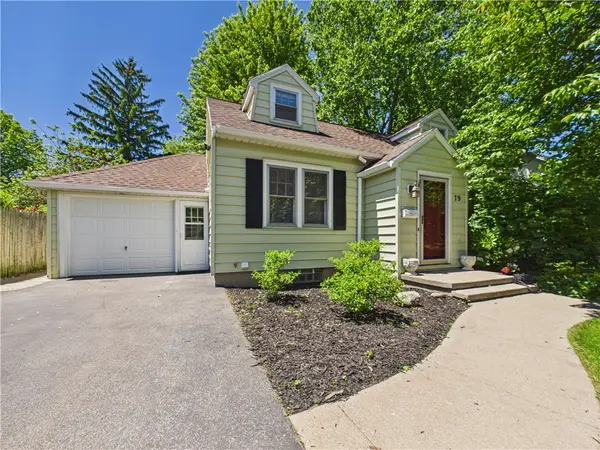 79 Ridgewood Dr, Rochester, NY 14622