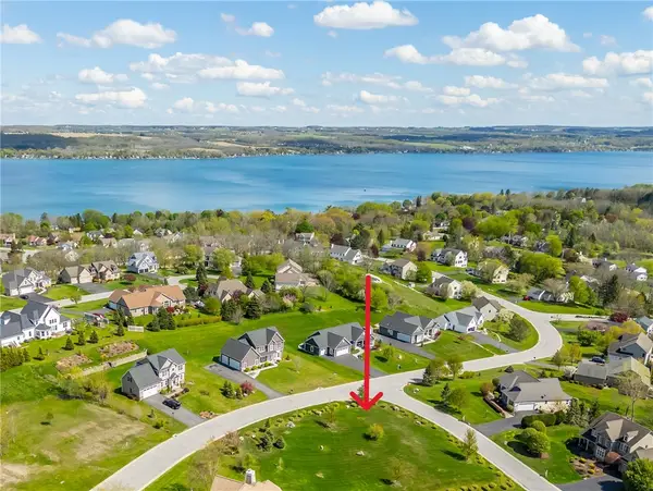 4996 Crescent Circle, Canandaigua, NY 14424
