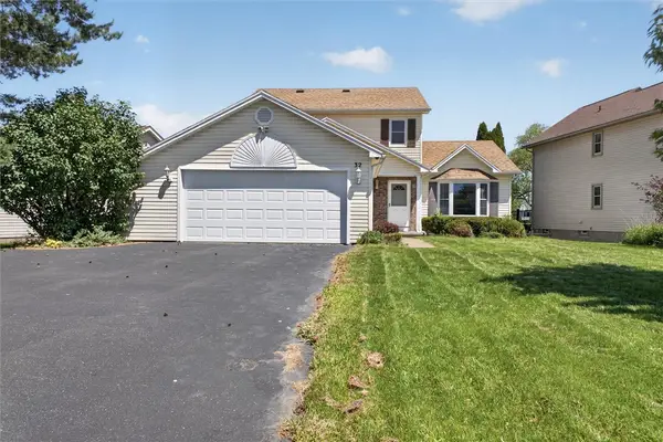 32 Wellington Ponds, Rochester, NY 14624