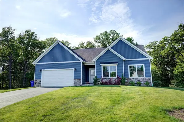 1093 Bear Creek Circle, Webster, NY 14580
