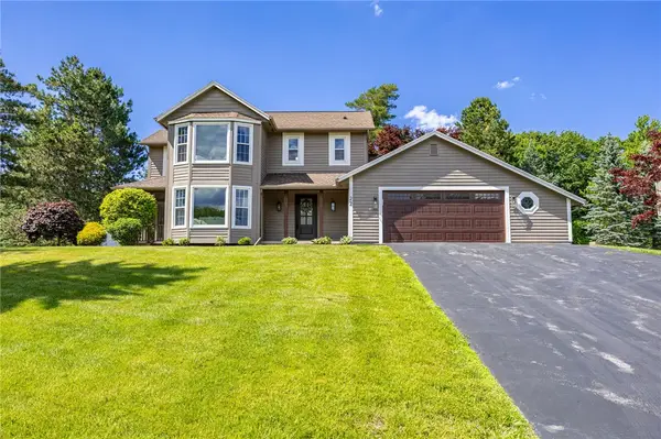 22 Pinewood Knoll, Rochester, NY 14624