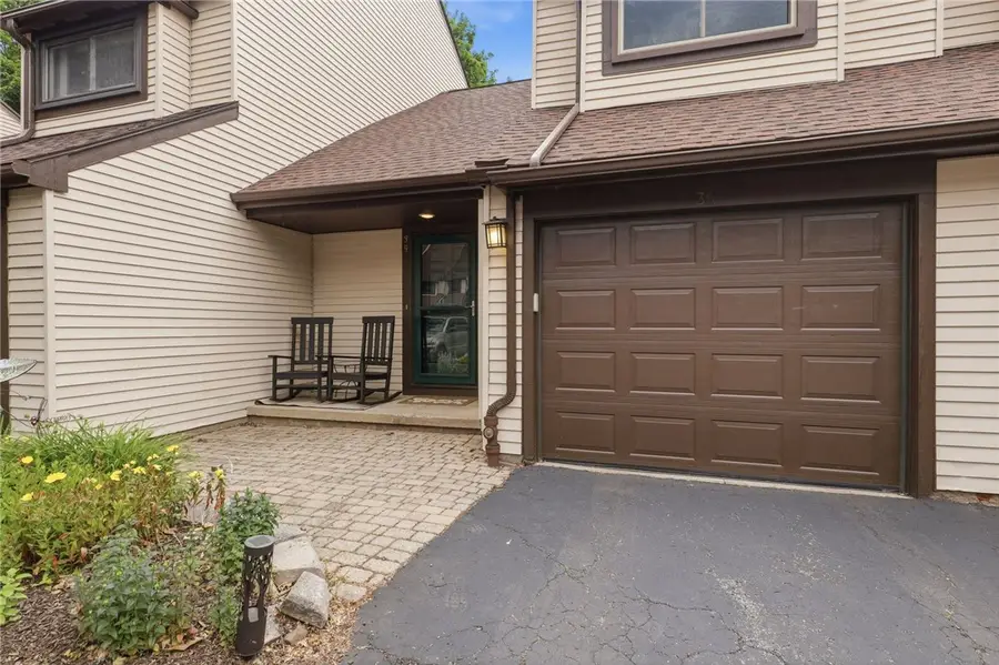 39 Menlo Pl, Rochester, NY 14620 - #3