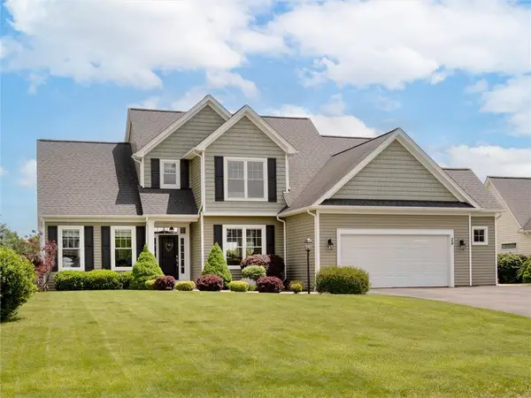 28 Copper Beech, Fairport, NY 14450