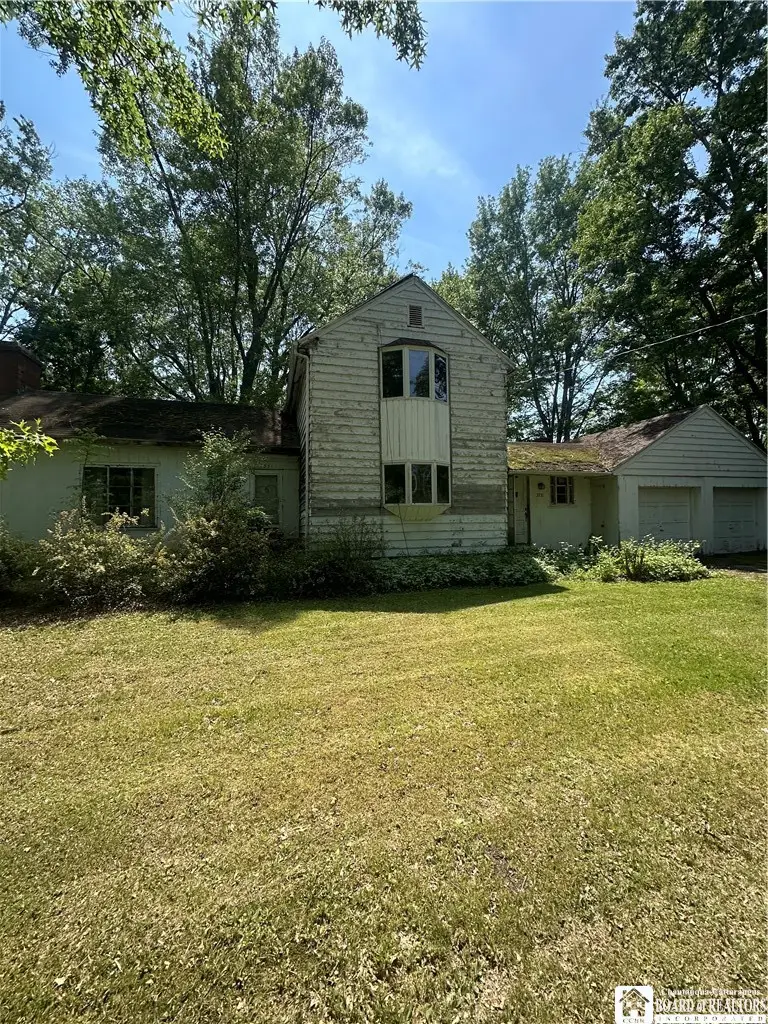 3331 S Creek Road, Hamburg, NY 14075 - #1