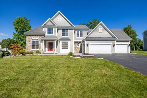 3 Periwinkle Drive, Fairport, NY 14450