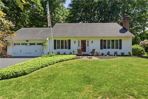 33 Scotch Lane, Rochester, NY 14617