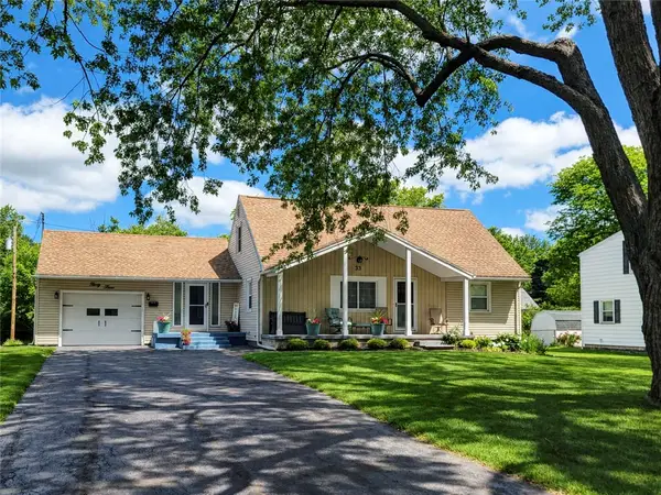 33 Mercedes Drive, Rochester, NY 14624
