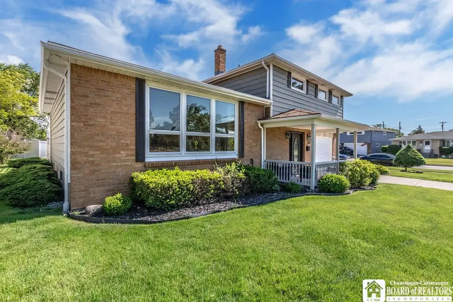 212 N Creek Drive, Buffalo, NY 14225 - #2