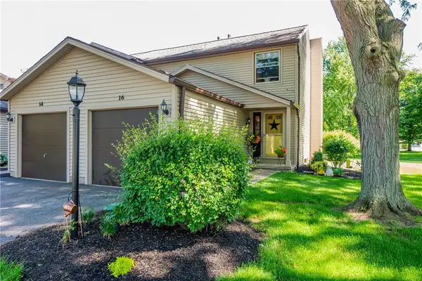 16 Devonshire Circle, Penfield, NY 14526