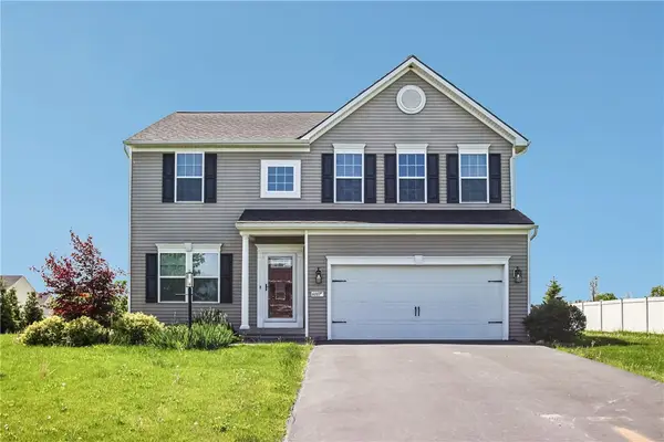 6007 Amber Drive, Farmington, NY 14425
