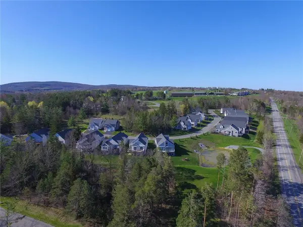 5564 Lakewood Trail, Canandaigua, NY 14424