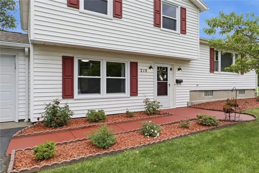 210 Crandon Way, Rochester, NY 14618 - #2