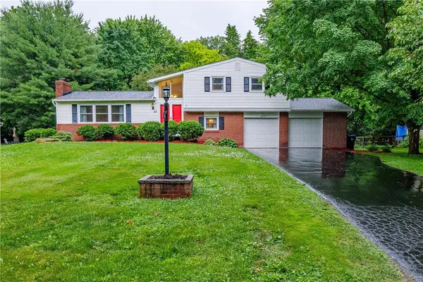 25 Redwood Drive, Penfield, NY 14526