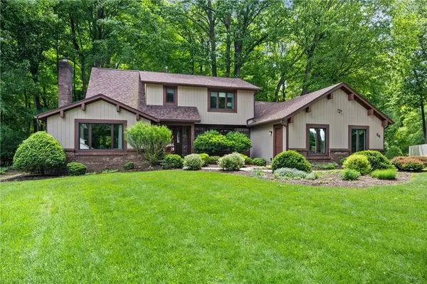 54 Larkwood Dr, Rochester, NY 14626