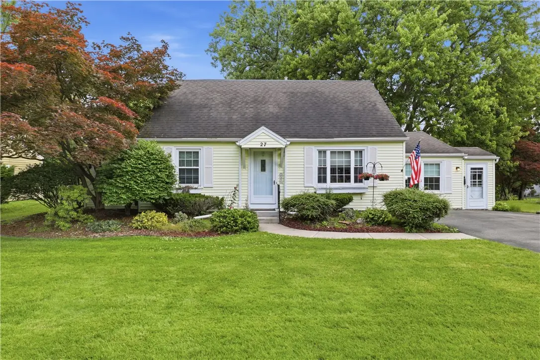 27 Meadow View Dr Lane, Penfield, NY 14526 - #1