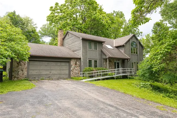 37 Freshfield, Fairport, NY 14450
