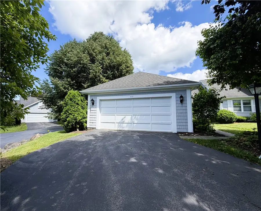 47 Greenwood Park, Pittsford, NY 14534 - #2