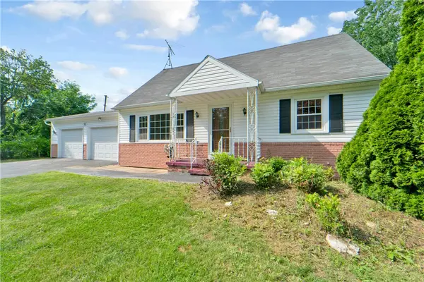 32 Ridgelea Court, Rochester, NY 14615