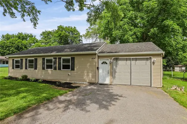 144 Hyde Parkway, Palmyra, NY 14522