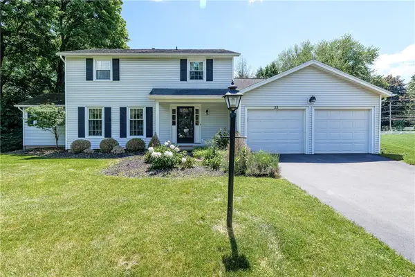 22 Snowberry Circle, Penfield, NY 14526