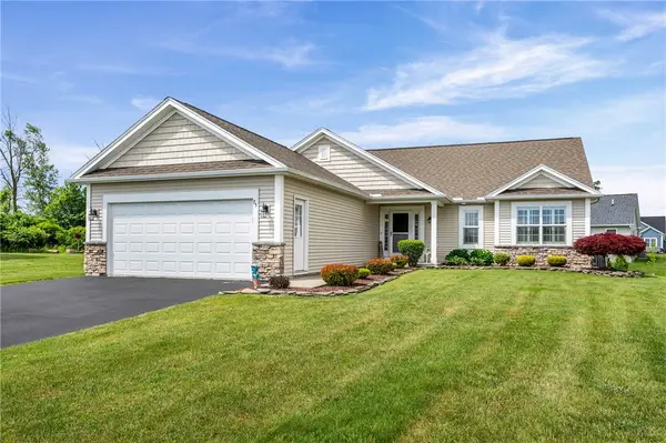 75 Kittling Ridge Lane, Rochester, NY 14612