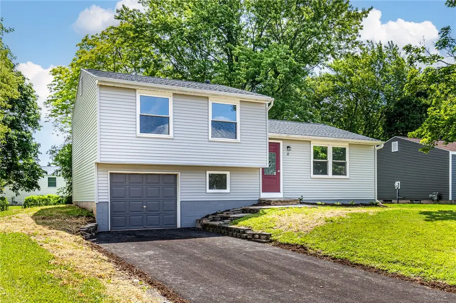 32 Coachlight Circle, Farmington, NY 14425 - #2