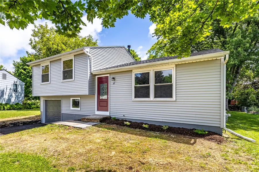 32 Coachlight Circle, Farmington, NY 14425 - #3