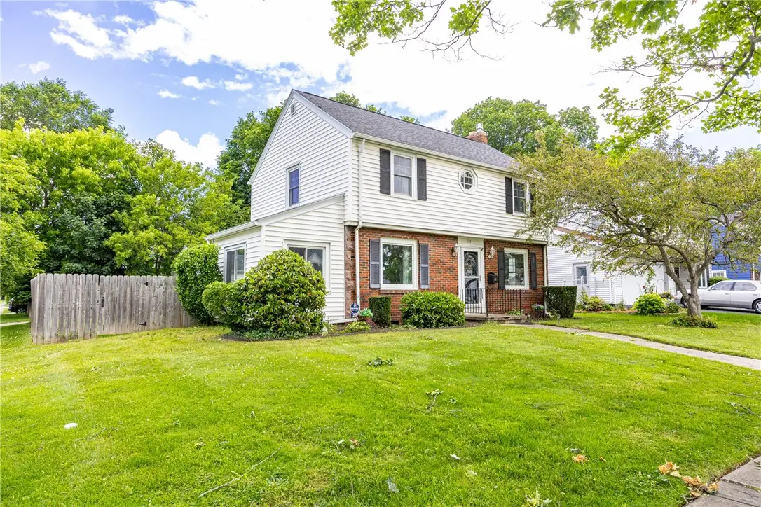 218 Somershire Drive, Rochester, NY 14617 - #1