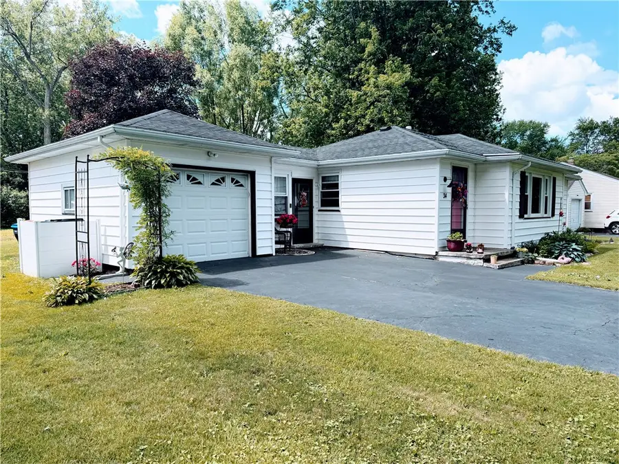 34 Adela Cir, Rochester, NY 14624 - #3