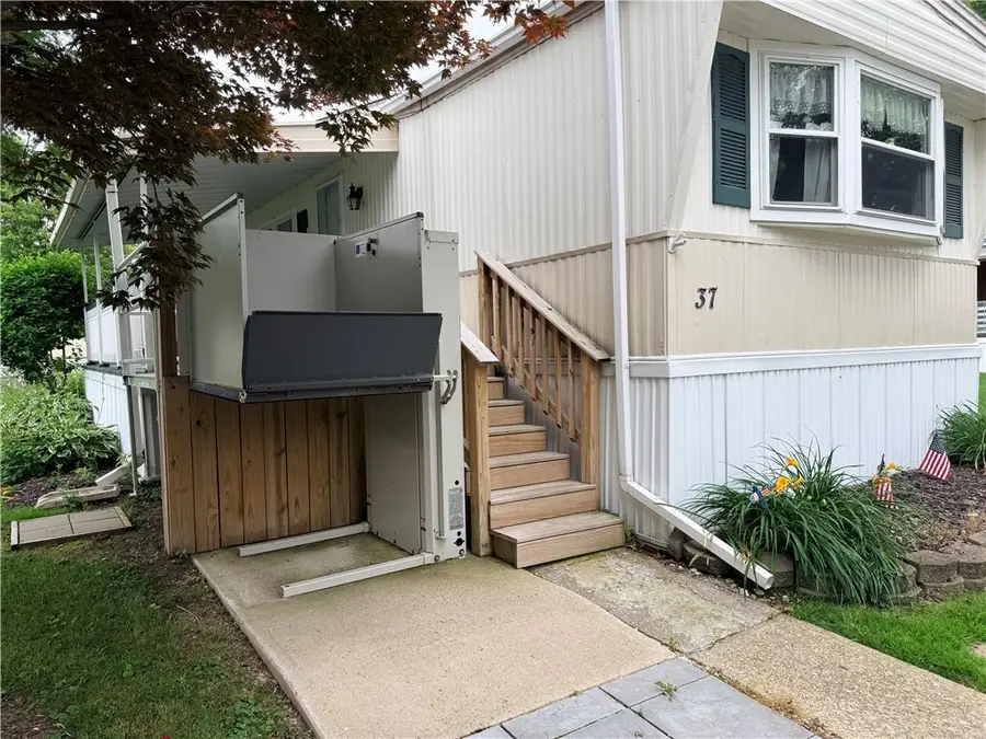 37 Keuka Lane, Manchester, NY 14504 - #3