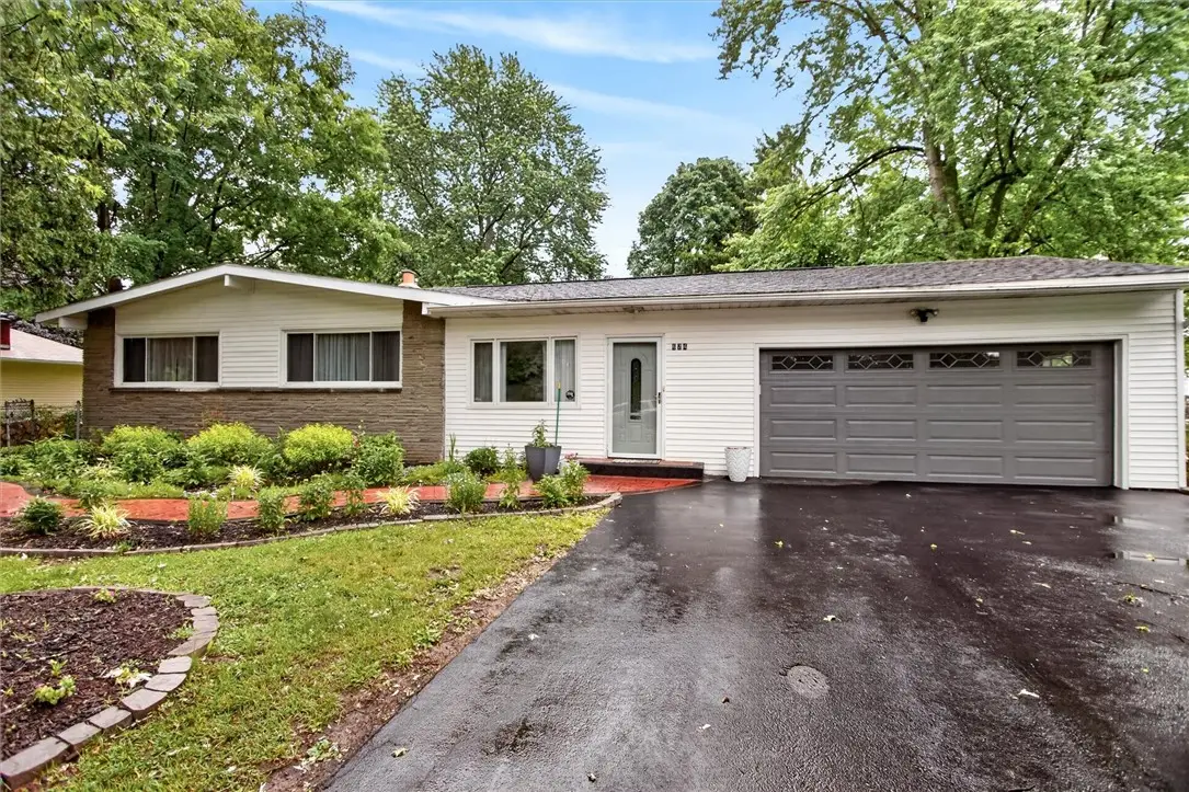 624 Pinnacle Road, Pittsford, NY 14534 - #1