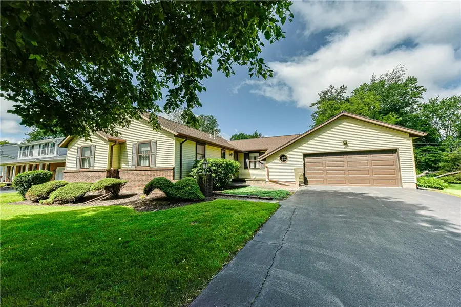 67 Briar Wood Lane, Rochester, NY 14626 - #2