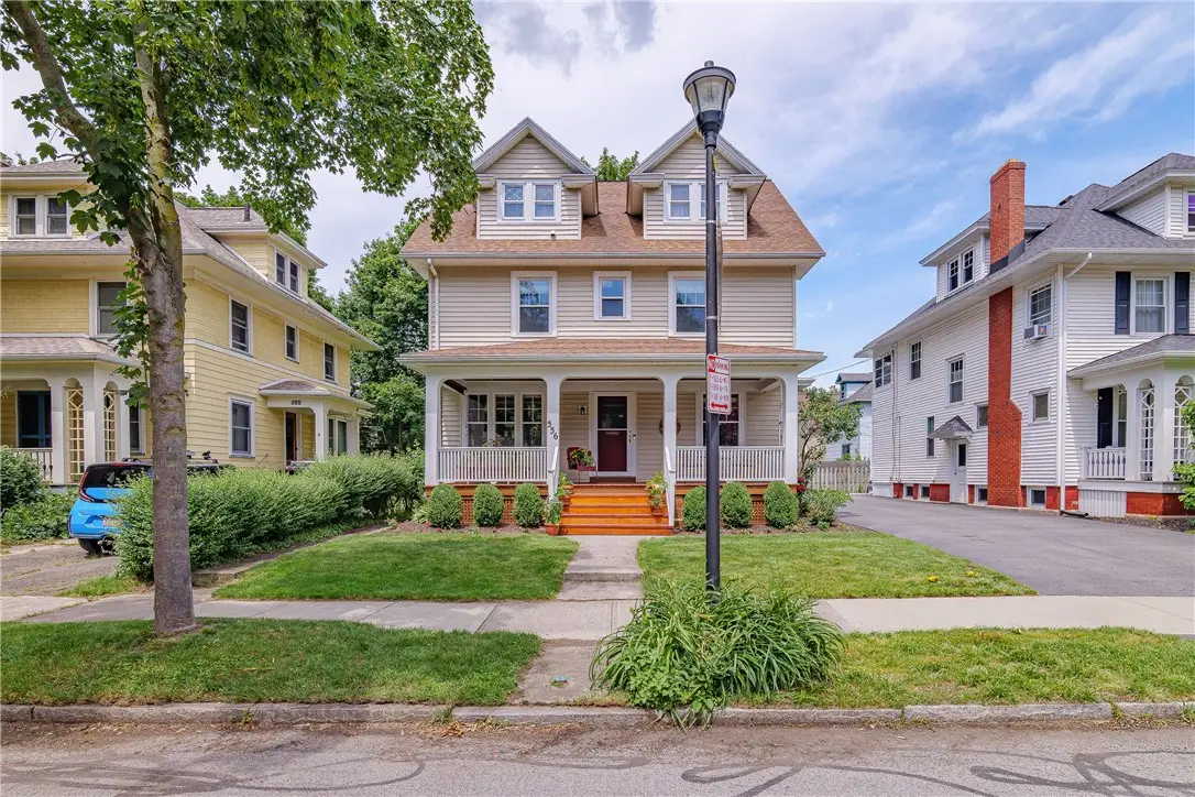 556 Harvard St, Rochester, NY 14607 - #1