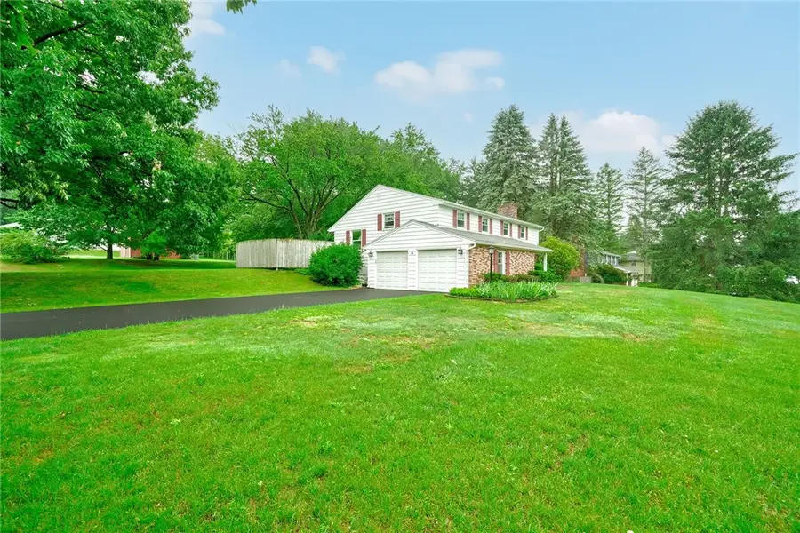 16 Red Barn Cir Circle, Pittsford, NY 14534 - #3