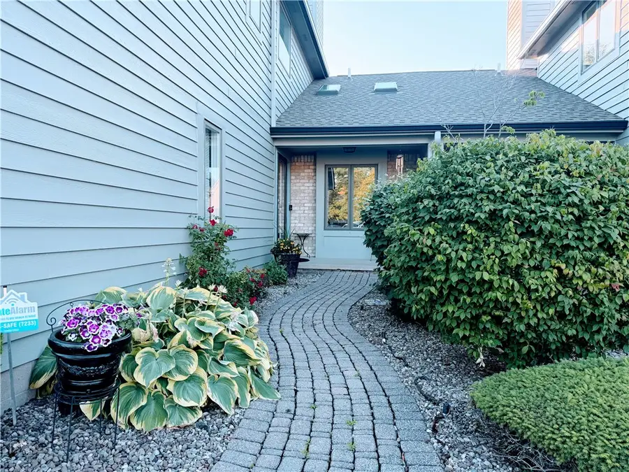 64 Wood Run Commons, Rochester, NY 14612 - #2