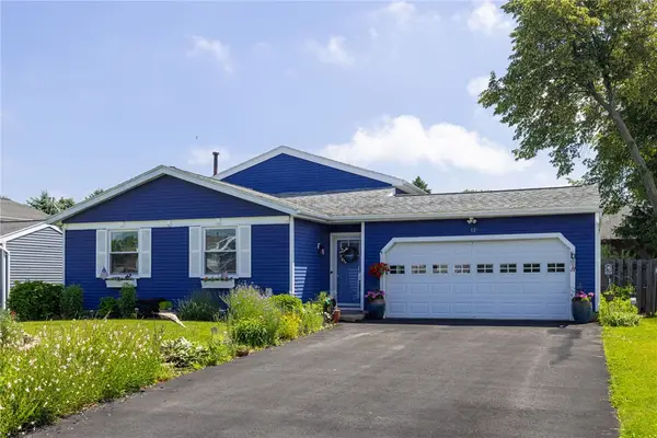52 Constance Way E, Rochester, NY 14612