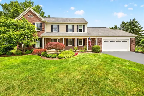 3 Farm Field Lane, Pittsford, NY 14534