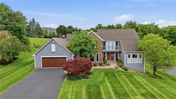 17 Lawton Drive, Pittsford, NY 14534