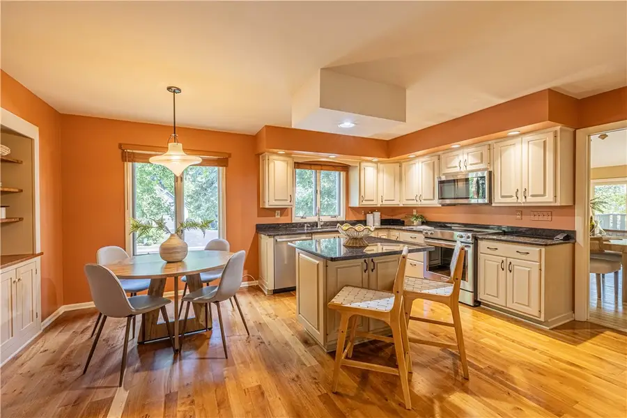 21 Woodbury Way, Fairport, NY 14450 - #2
