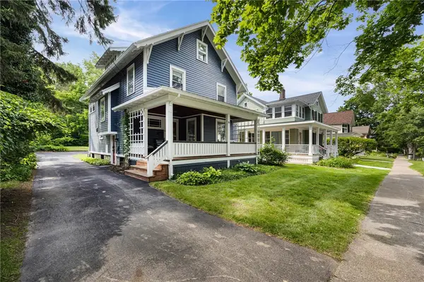 17 Washington Avenue, Pittsford, NY 14534