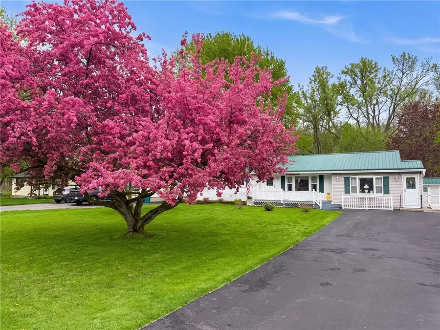 2977 Roosevelt Highway, Hamlin, NY 14464 - #2