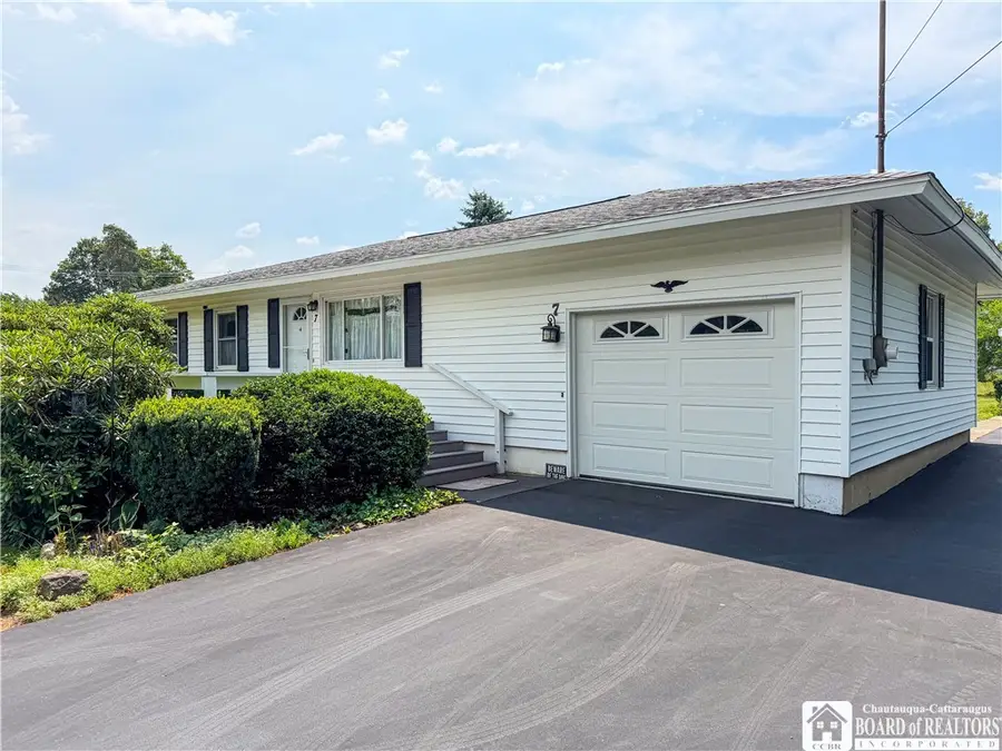7 Swan Street, Forestville, NY 14062 - #3