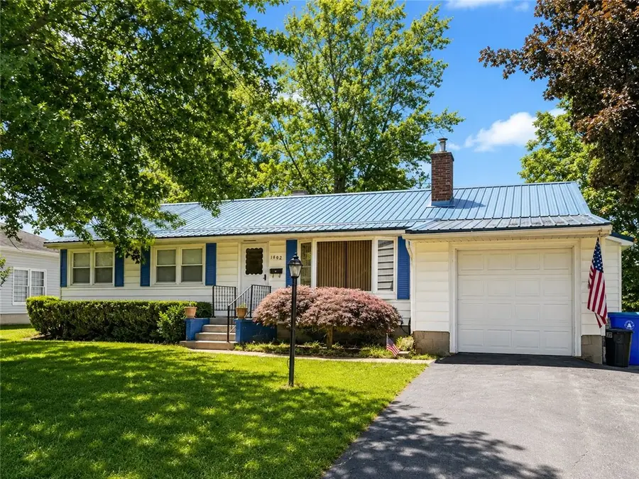 1002 Gwinn Street, Medina, NY 14103 - #3