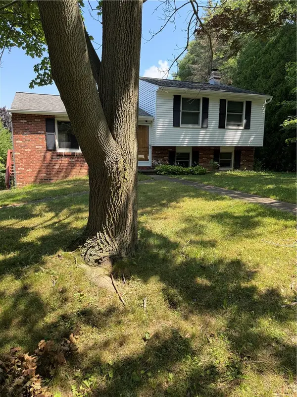 32 Debran Drive, Henrietta, NY 14467