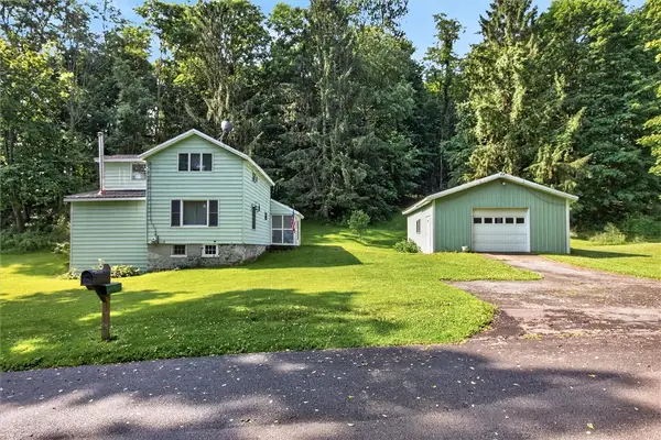11 Van Marters Ln, Lyons, NY 14489