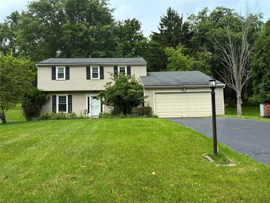 23 Blackwatch, Fairport, NY 14450 - #2