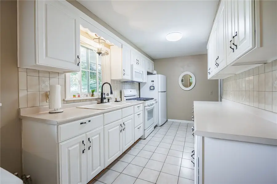 77 Willowen Drive, Rochester, NY 14609 - #2