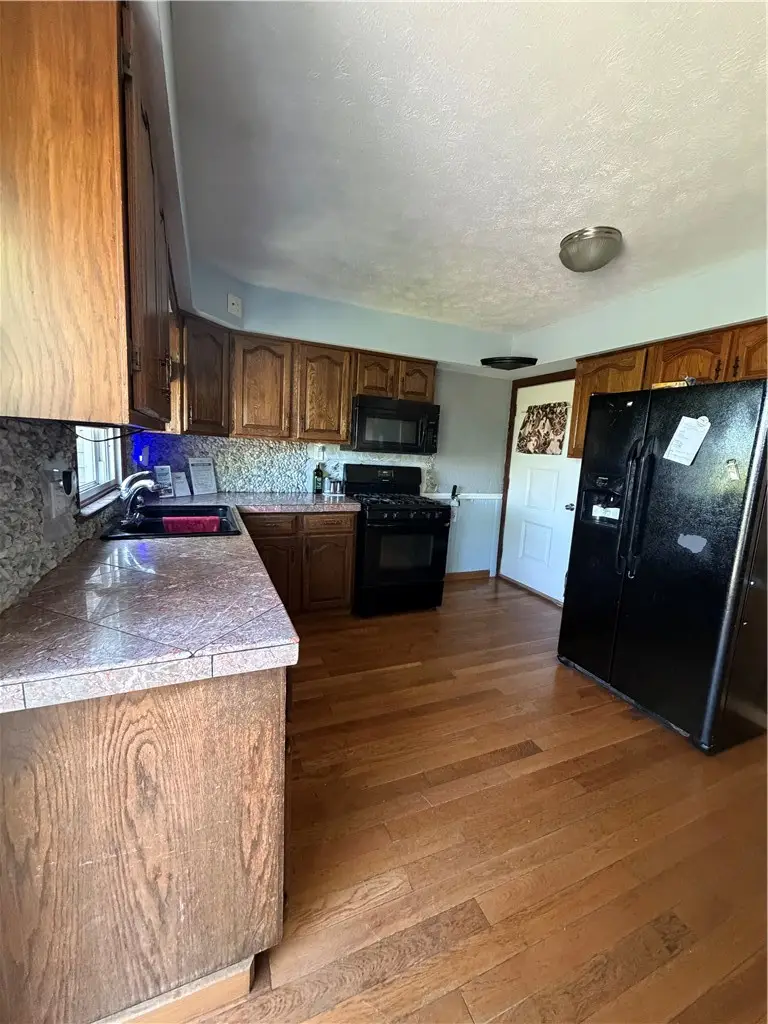 136 Teakwood Drive, Rochester, NY 14609 - #3